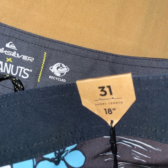 Quicksilver board shorts - Picture 4 of 4